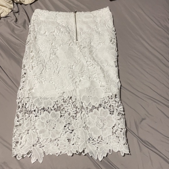 Small Just Me floral lace skirt - Picture 2 of 4